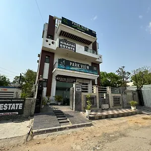  Guest house Parkview Residency