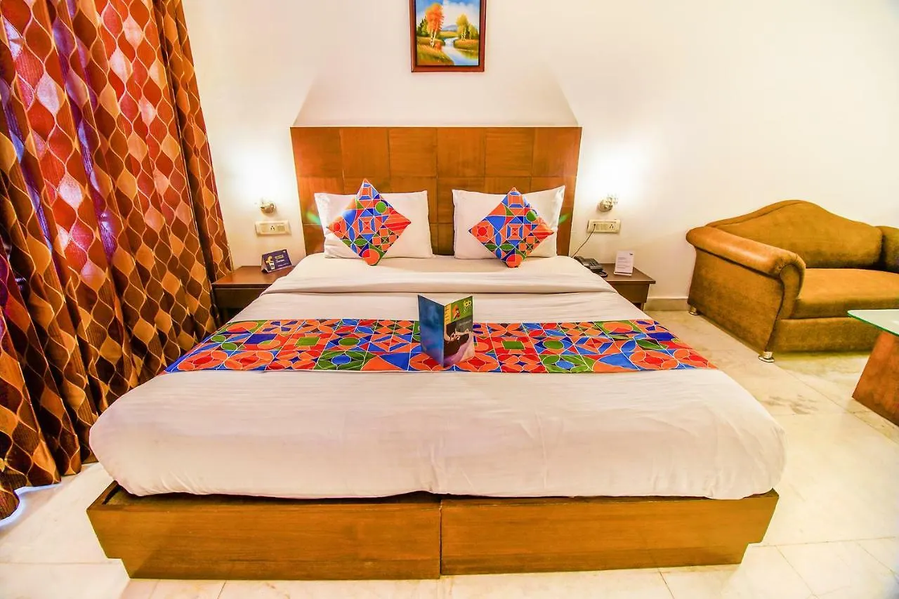 Fabhotel Mulberry Retreat Sushant Lok Gurgaon 3*,